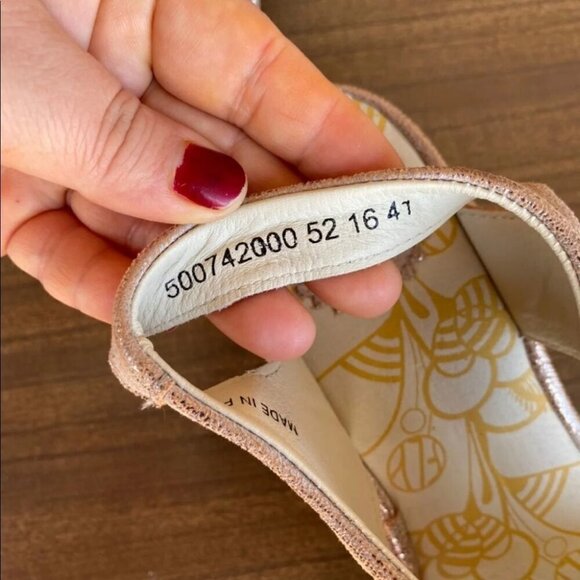 Fly London Yifa Luna Gold Metallic sandals 10.5 - Picture 9 of 9